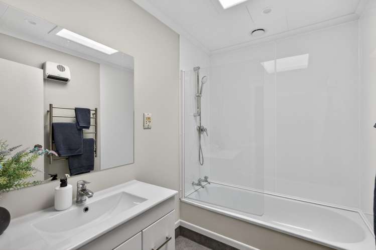 2/5A Tahurangi Place Spotswood_19