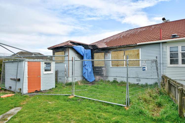 16 and 18 Churchill Avenue Gore_11