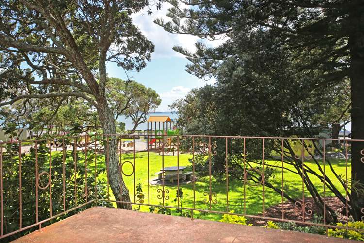 2 Hostel Access Road Eastern Beach_11