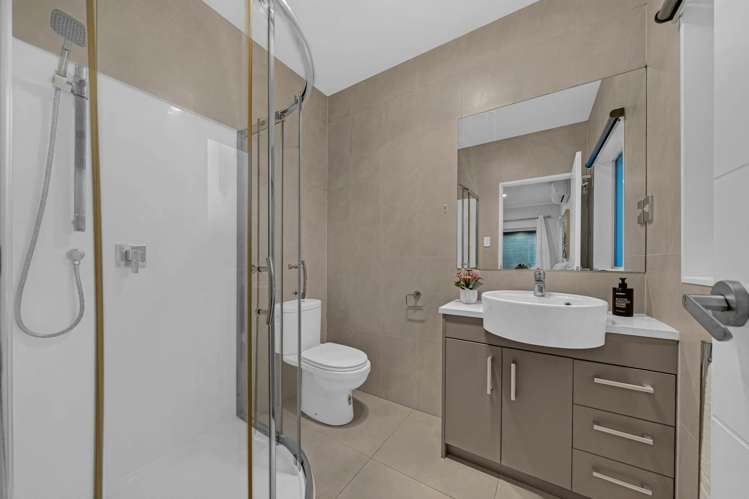 28 Arranmore Drive Flat Bush_16