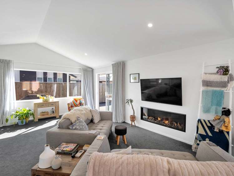 2 Upham Way Amberley_19