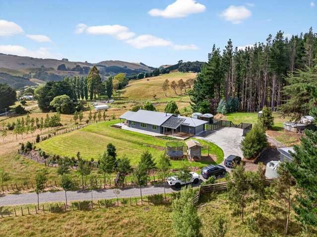 Captivating rural outlooks - effortless living