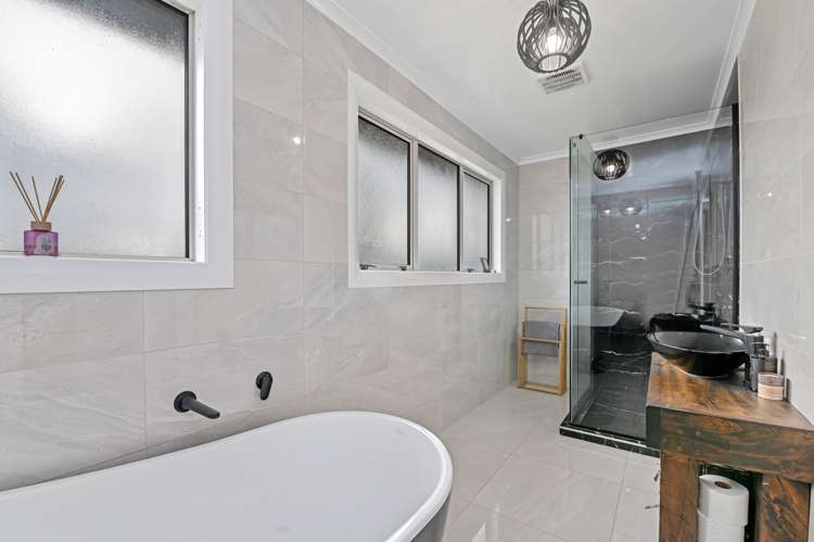 9 Charles Road Hannahs Bay_13