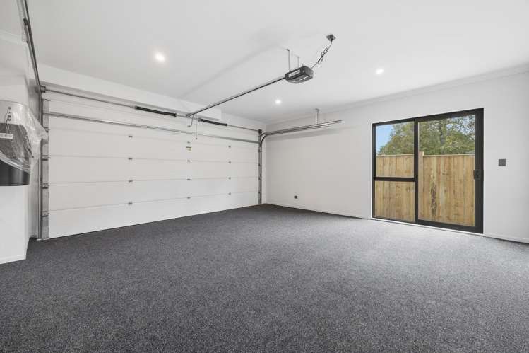 2F Hughs Way Flat Bush_36