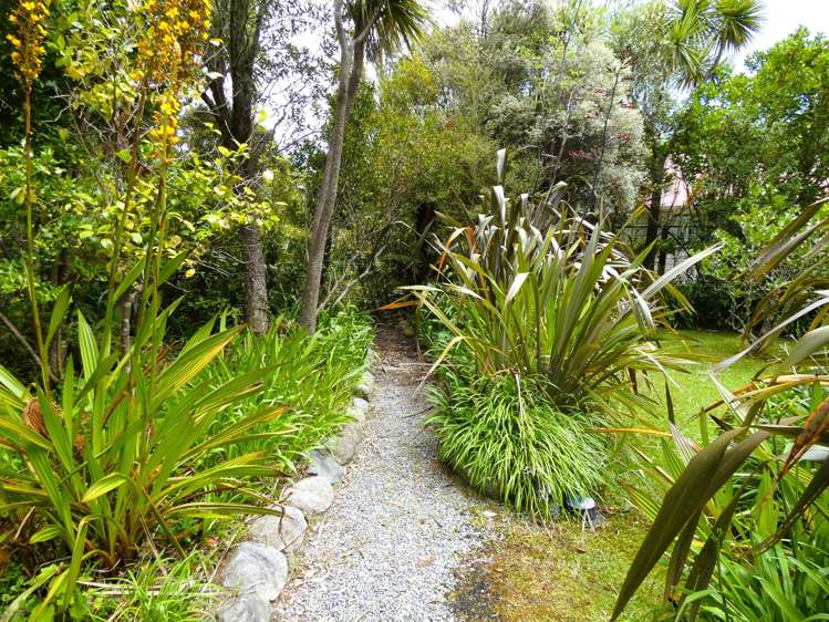 1 Howell Street Waimangaroa_18