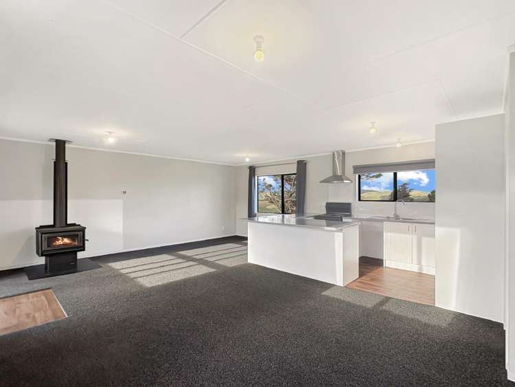 54 Moss Road 11184_3