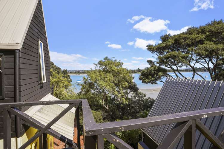 2/11 Amelia Place Beach Haven_22