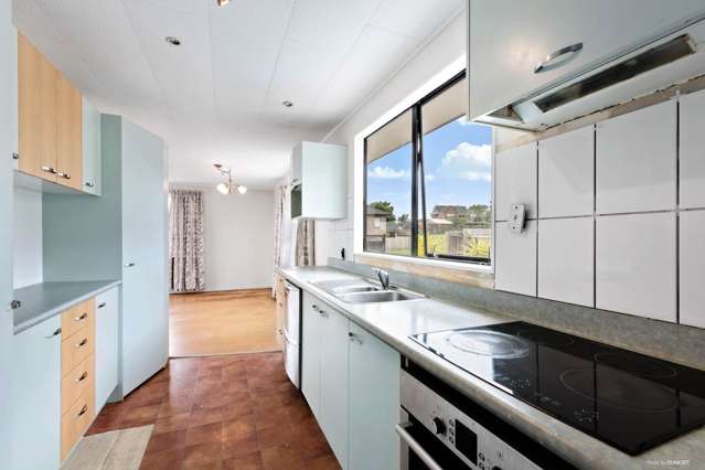 6 Oreti Place Clover Park_2