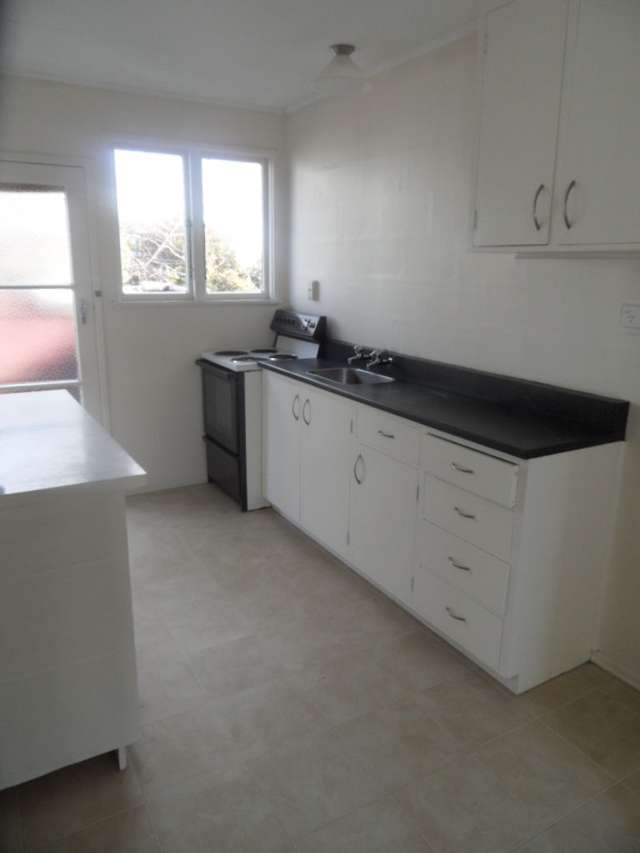 2/11 Cornwall Place Stoke_2