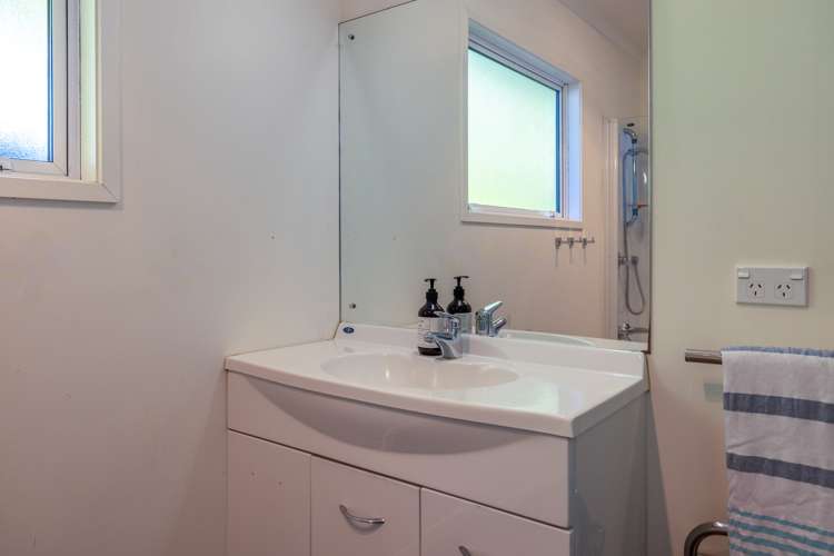 47 Whakarite Road Ostend_12