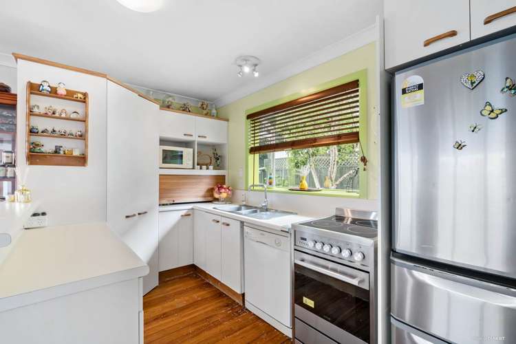 17 Okareka Place Pakuranga Heights_5