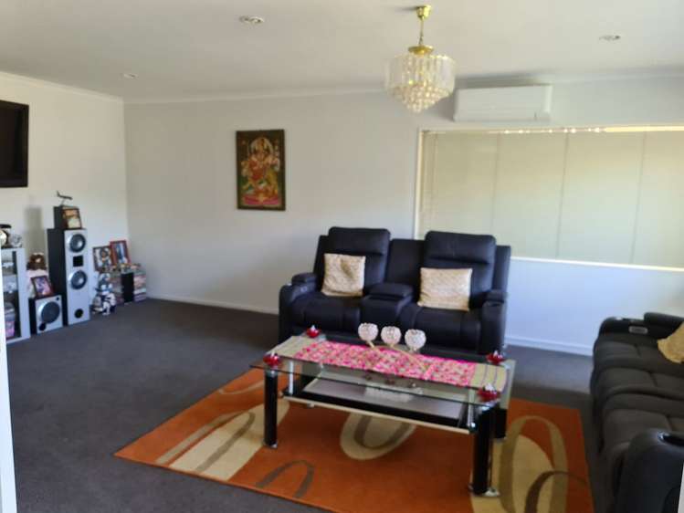 2/8 De Havilland Drive Goodwood Heights_3