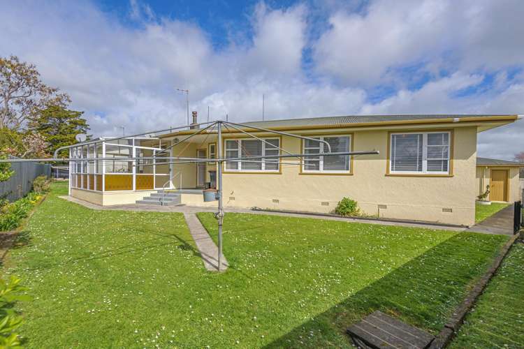 8 Lowestoft Place West End_9