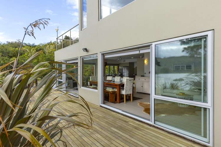 26 Whakamoenga Point Acacia Bay_6