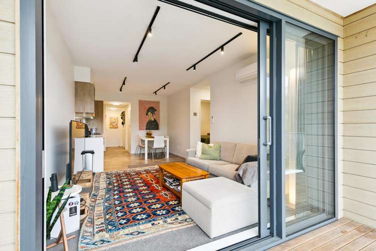 4/65 Tiketike Way Brooklyn_4