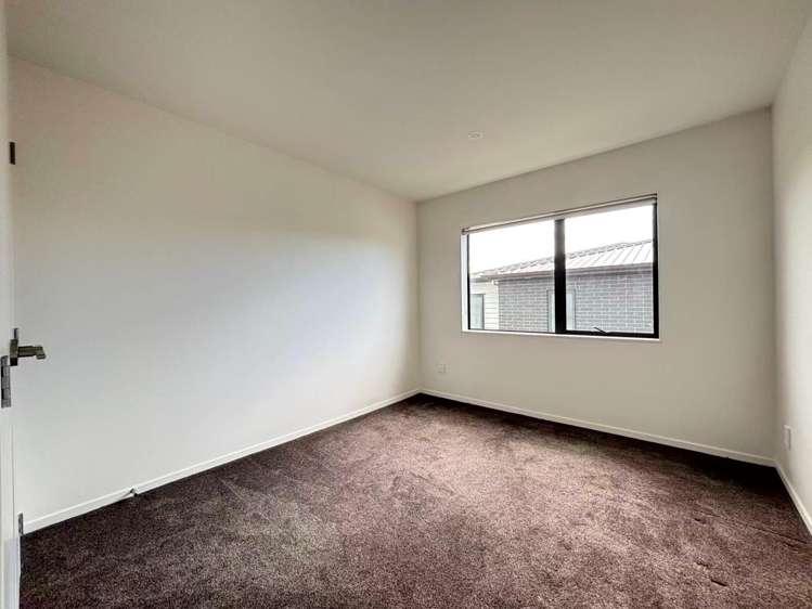 8 Seelie Court Flat Bush_8