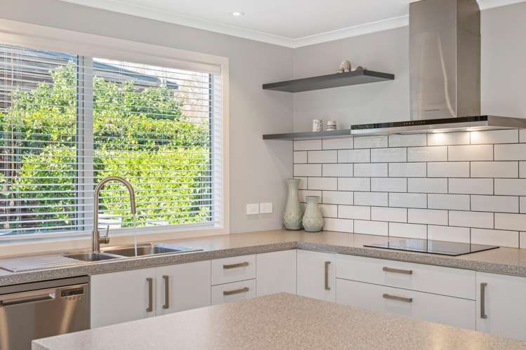 4 Spitfire Drive Burleigh_10