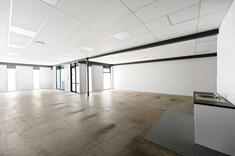 2/25 Te Aroha Street East Hamilton East_3