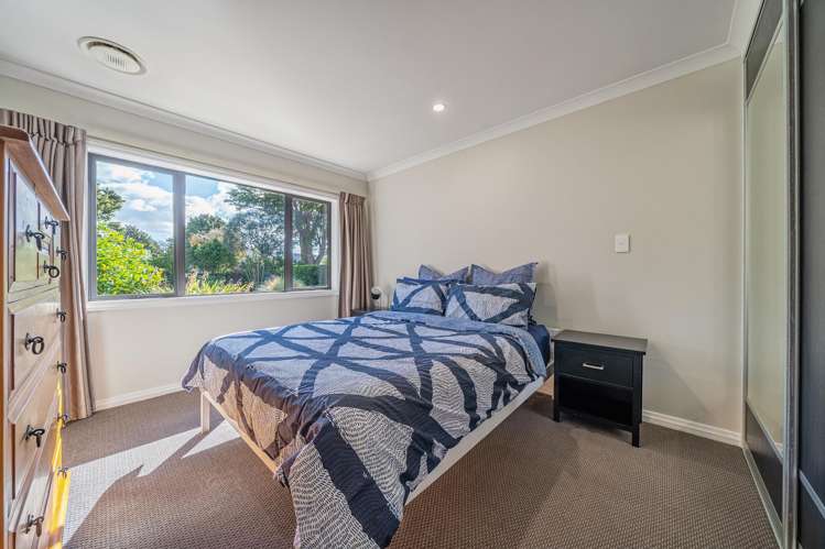 8 Benzie Avenue Wallaceville_29