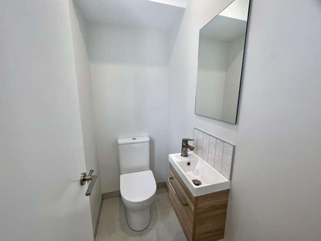 28B Bletsoe Avenue 10222_3