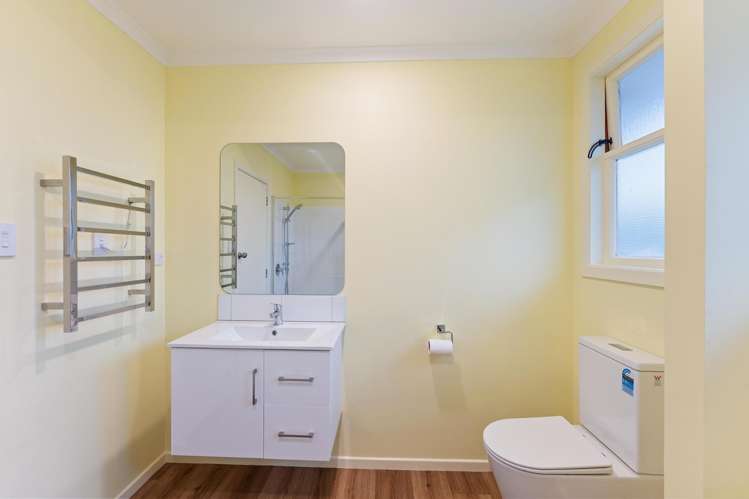 5 Cheshire Street Cannons Creek_8