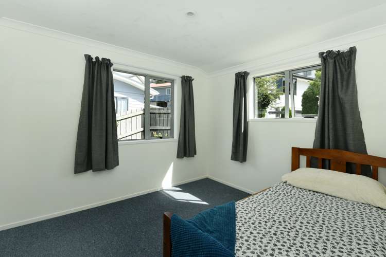 22 Saint Lawrence Street Toi Toi_11