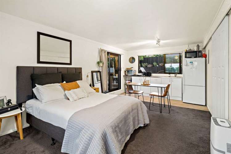 2/36 Seaview Road Castor Bay_16