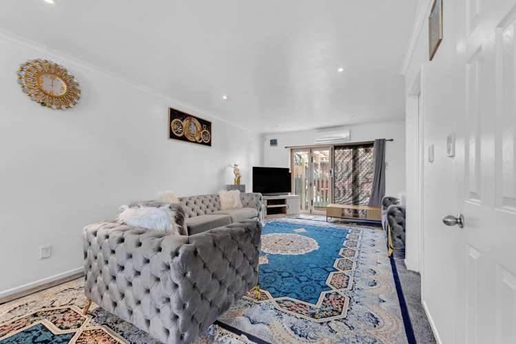 13 BUSHPARK PLACE Flat Bush_7