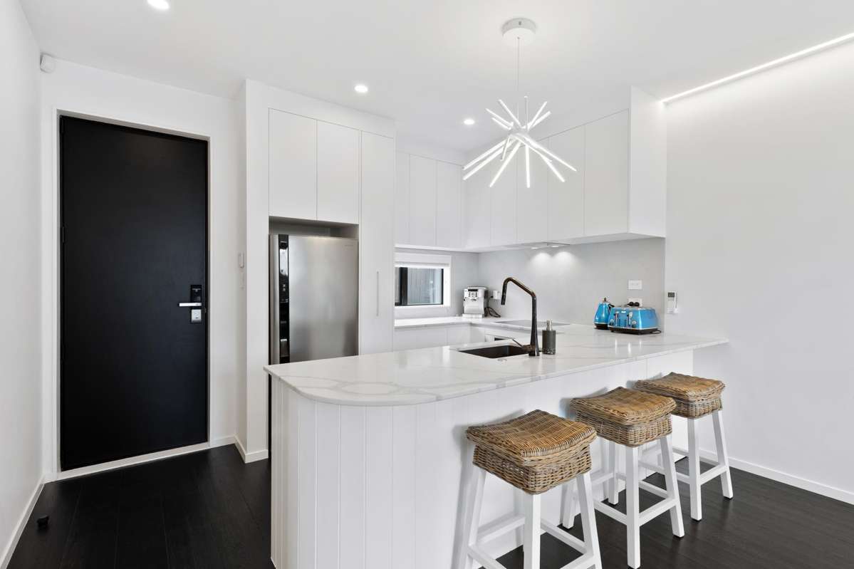 18B St Michaels Avenue_1