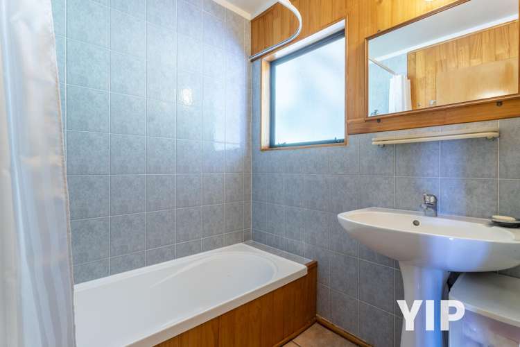 9a Victory Crescent Tawa_11