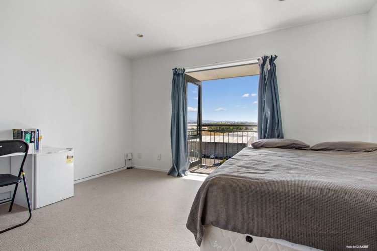 5d/10 Crown Lynn Place New Lynn_7