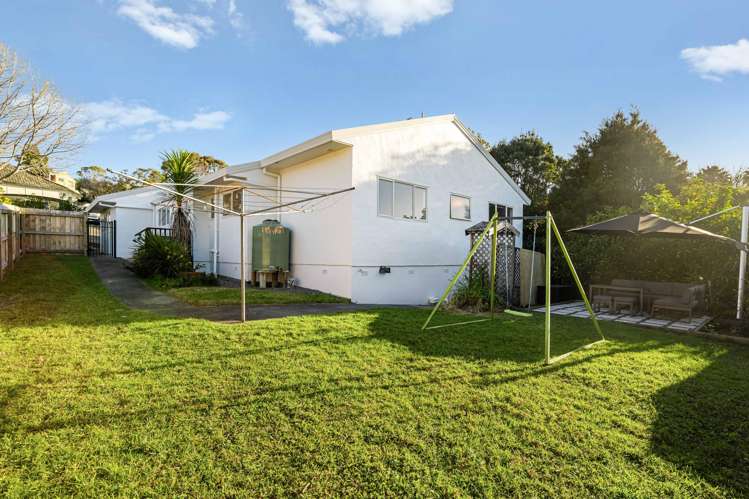 19 Brookvale Park Stanmore Bay_1