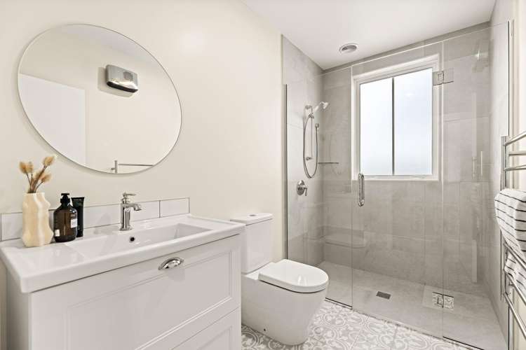 7A Waitikiri Drive Parklands_13