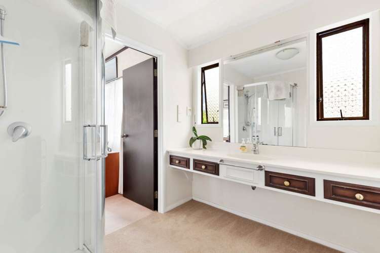 74 Saint Annes Crescent Wattle Downs_12