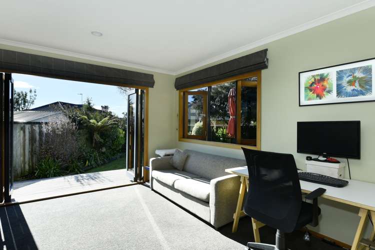 135 Aldinga Avenue Stoke_14