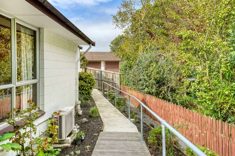 2/6 Hythe Lane Saint Martins_14