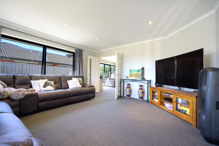 86 Covent Drive Stoke_6