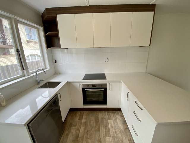 2/10 Coronation Road Epsom_1