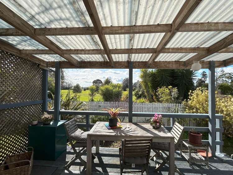 2/141 Carnoustie Drive Wattle Downs_0