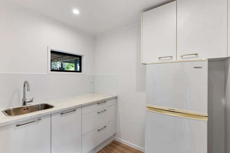 37 Amorino Drive Red Beach_19