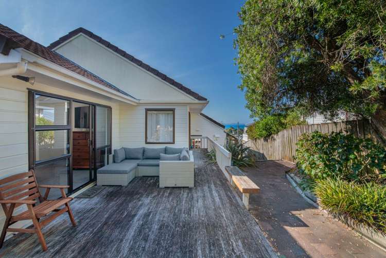35 Surf Road Stanmore Bay_18
