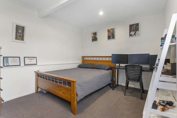 11 Stott Avenue Birkdale_10