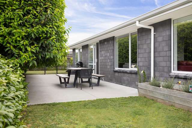 Bring Your Offers! Double Glazed, Ducted Heating