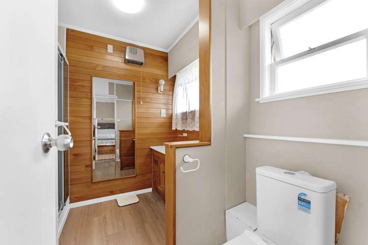 1/59 Glenmore Road Sunnyhills_15