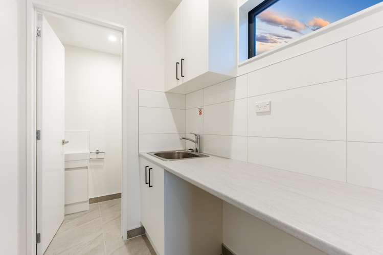 16 Moki Place Long Bay_20