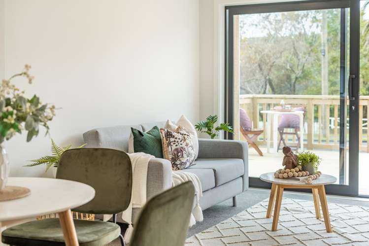 1,4,5,8,16,19;/4 Tawhai Street Stokes Valley_2