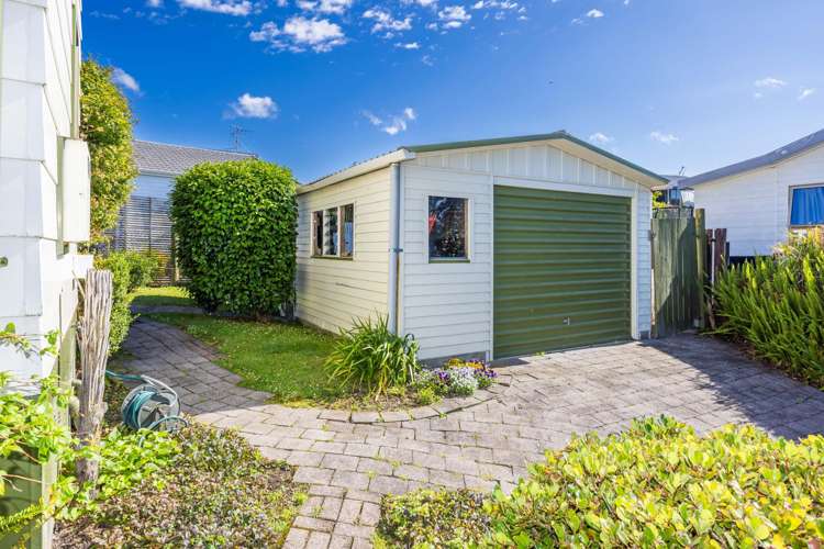 28 Gilbass Avenue Hamilton Lake_36