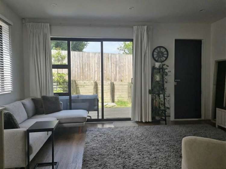 7/22 Coniston Avenue Te Atatu South_2