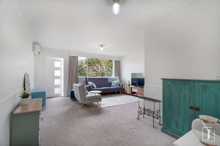 1/377 Main Road Tawa_2