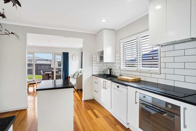 1/63 Lancaster Road Beach Haven_3